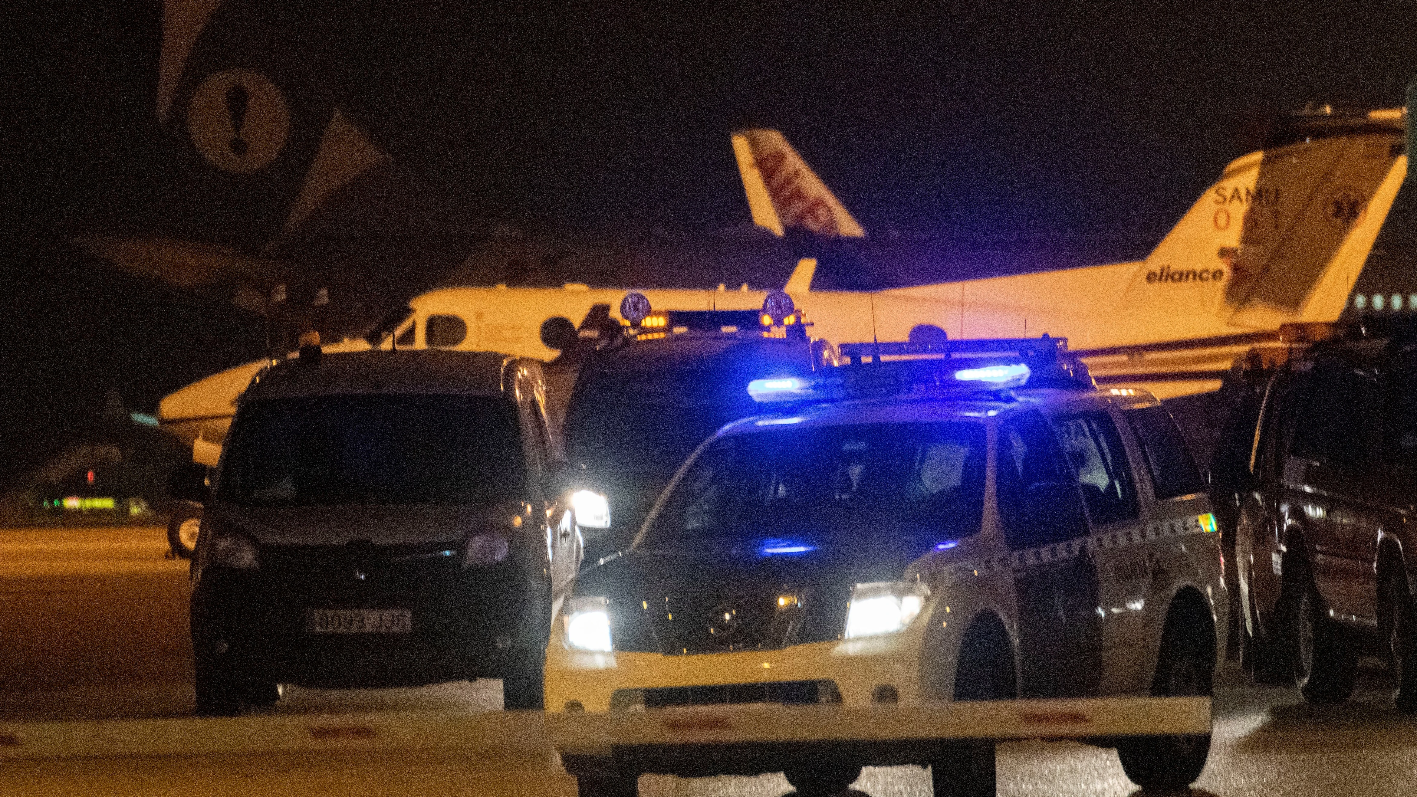 Inmigrantes fugados del avión marroquí que aterrizó de urgencia en Palma Inmigrantes fugados del avión marroquí que aterrizó de urgencia en Palma
