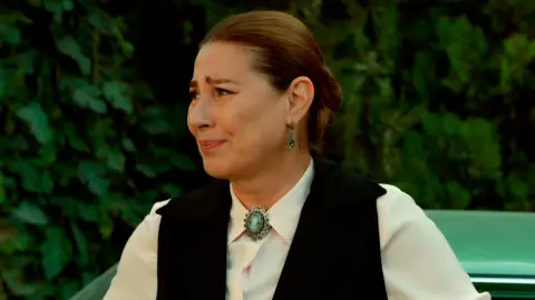 Hünkar, convencida de que Züleyha se ha escapado con Yilmaz  Hünkar, convencida de que Züleyha se ha escapado con Yilmaz