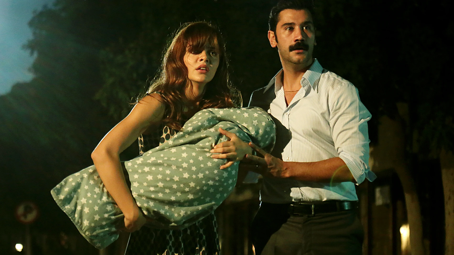Yilmaz y Züleyha capítulo 41 de Tierra Amarga