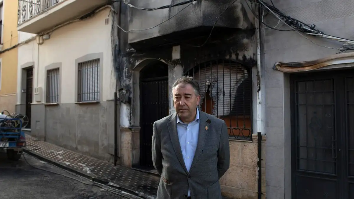 Quedan en libertad con carlos los 5 detenidos por el ataque al alcalde de Navas de San Juan Quedan en libertad con carlos los 5 detenidos por el ataque al alcalde de Navas de San Juan