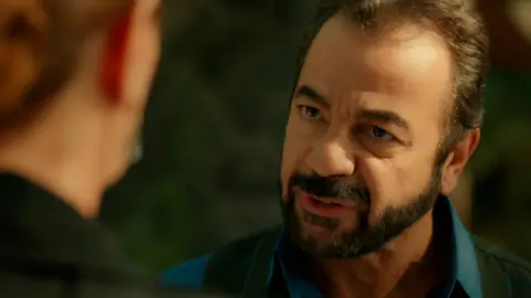 Fekeli defiende a Yilmaz de las acusaciones de Hünkar: “Mi ahijado no haría eso jamás” Fekeli defiende a Yilmaz de las acusaciones de Hünkar: “Mi ahijado no haría eso jamás”