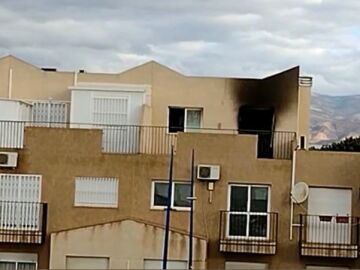 Fuego vivienda Almería
