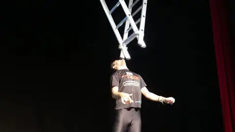 Christian López, el español con más récords Guinness: "Soy el primero del mundo en habilidades físicas" Christian López, el español con más récords Guinness: "Soy el primero del mundo en habilidades físicas"