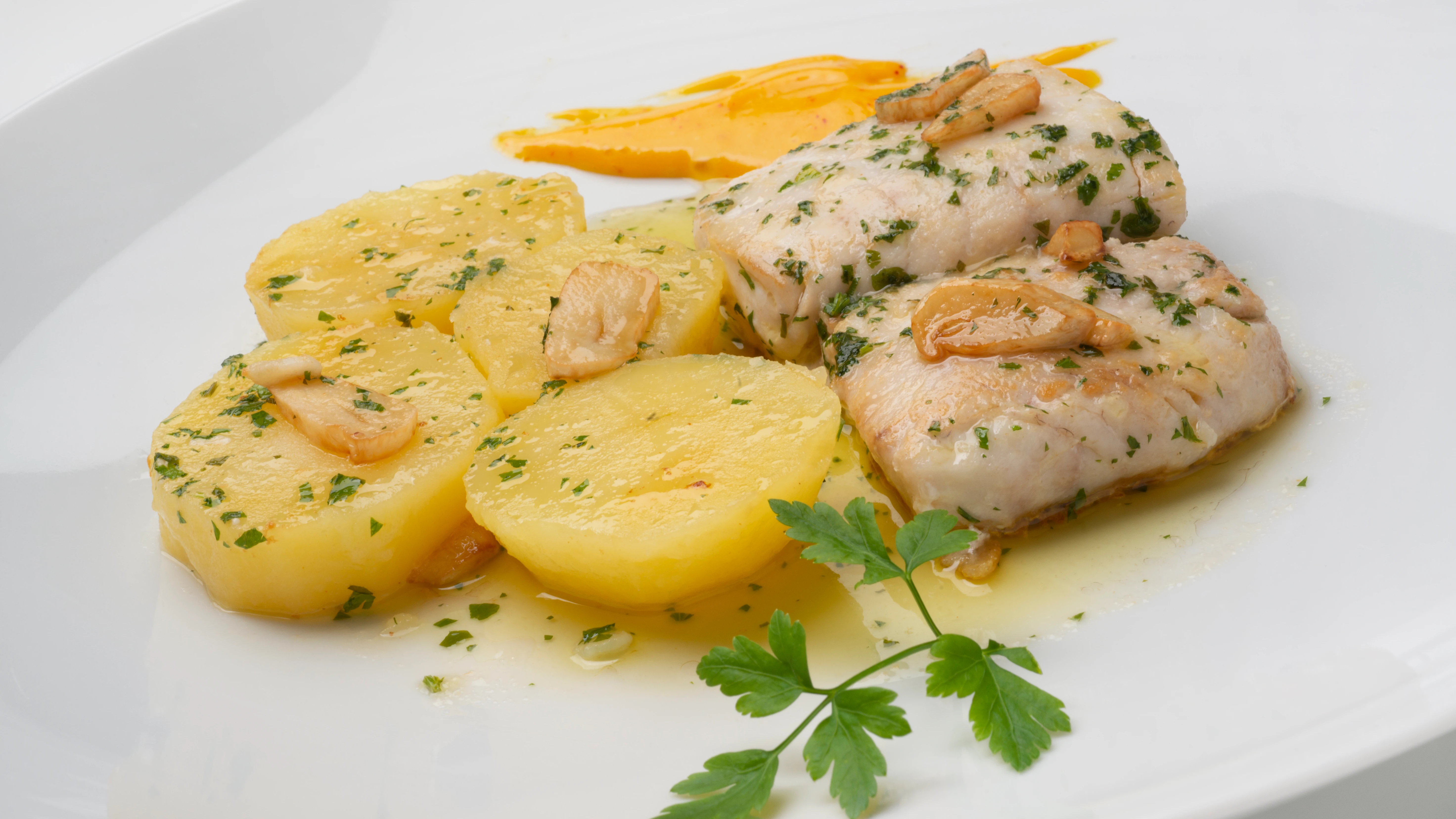 Lomo de merluza con alioli de azafrán Lomo de merluza con alioli de azafrán