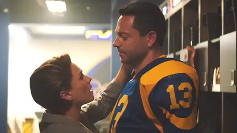 Anna Paquin y Zachary Levi en 'American Underdog' Anna Paquin y Zachary Levi en 'American Underdog'