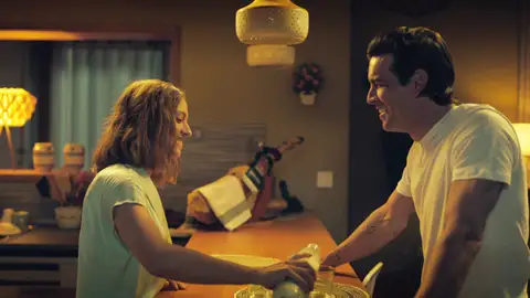 El romántico reencuentro nocturno de Aitor y Sara: ¿terminará en beso o en bofetada? El romántico reencuentro nocturno de Aitor y Sara: ¿terminará en beso o en bofetada?