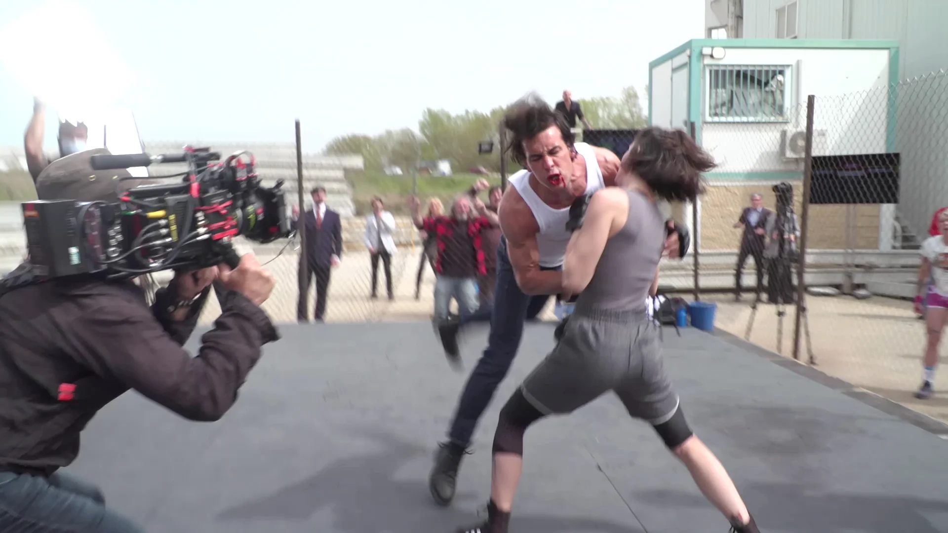 El espectacular making of de Mario Casas y su brutal combate en 'Los hombres de Paco' El espectacular making of de Mario Casas y su brutal combate en 'Los hombres de Paco'