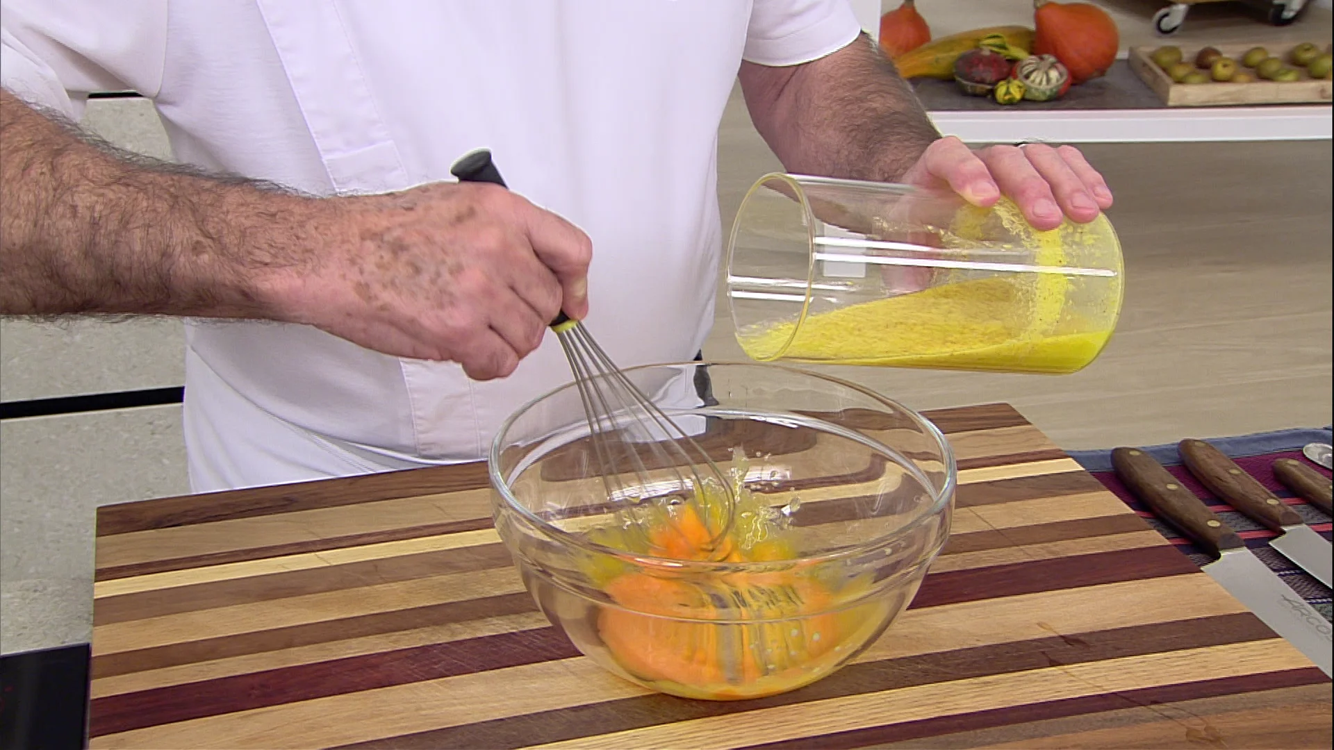Alioli de azafrán: un delicioso y sencillo acompañamiento para tus platos Alioli de azafrán: un delicioso y sencillo acompañamiento para tus platos