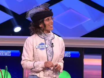 Ana Belén sorprende en ‘¡Boom!’ con un vestido de lo más “moderno” Ana Belén sorprende en ‘¡Boom!’ con un vestido de lo más “moderno”