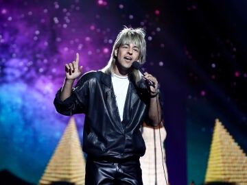 Agoney se adentra en ‘The neverending story’ de Limahl 