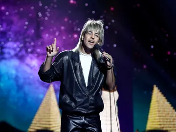 Agoney se adentra en ‘The neverending story’ de Limahl Agoney se adentra en ‘The neverending story’ de Limahl