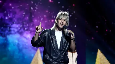 Agoney se adentra en ‘The neverending story’ de Limahl Agoney se adentra en ‘The neverending story’ de Limahl