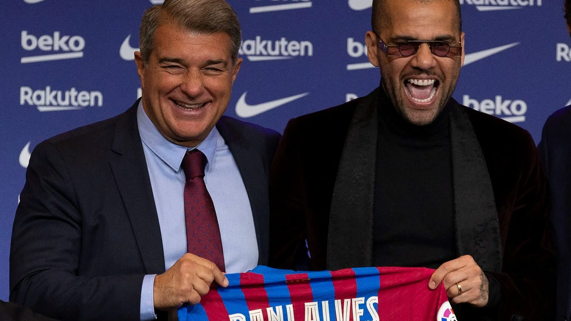 Dani Alves y Joan Laporta