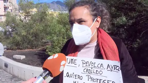 Los vecinos de La Palma critican a Pedro Sánchez que no lleguen las ayudas anunciadas Los vecinos de La Palma critican a Pedro Sánchez que no lleguen las ayudas anunciadas