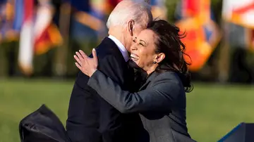 El presidente estadounidense Joe Biden (izq.) y la vicepresidenta Kamala Harris (der.).