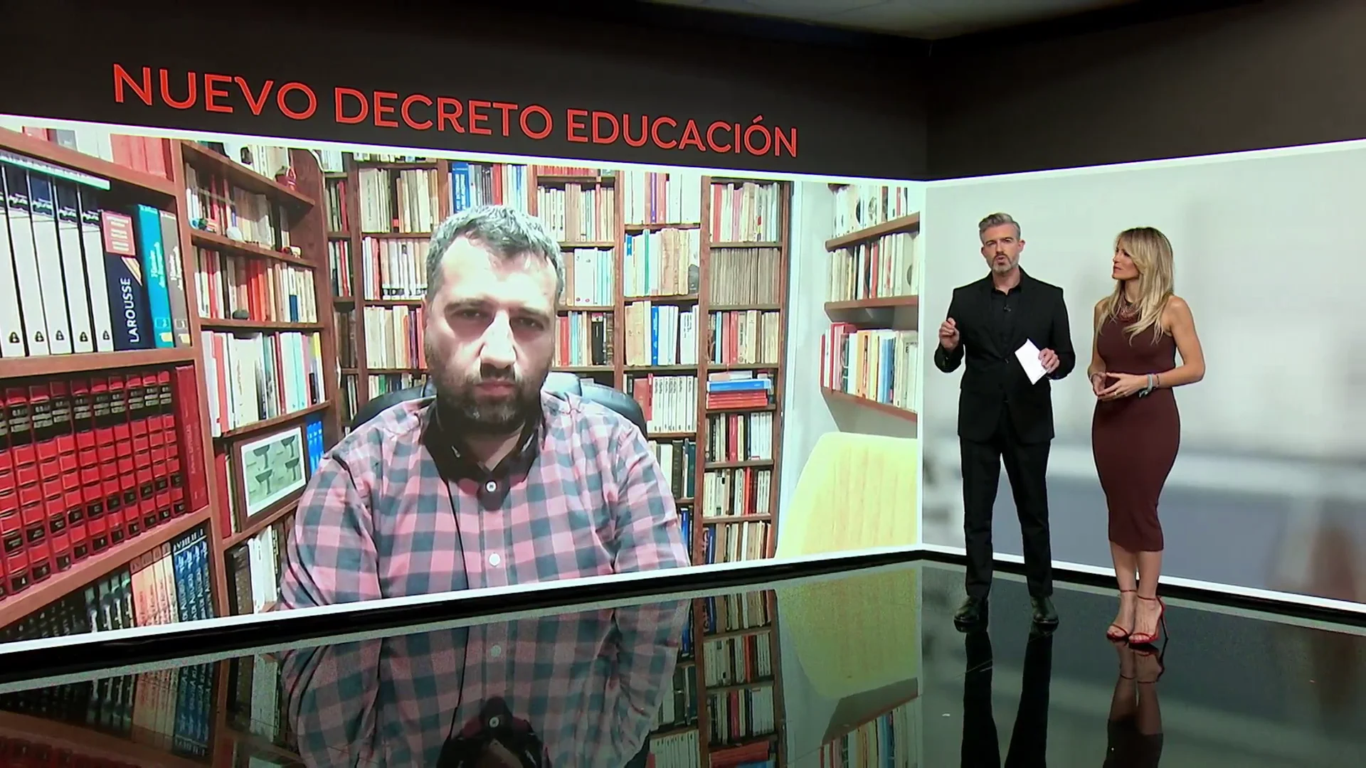 Profesor Yv&aacute;n Pozuelo