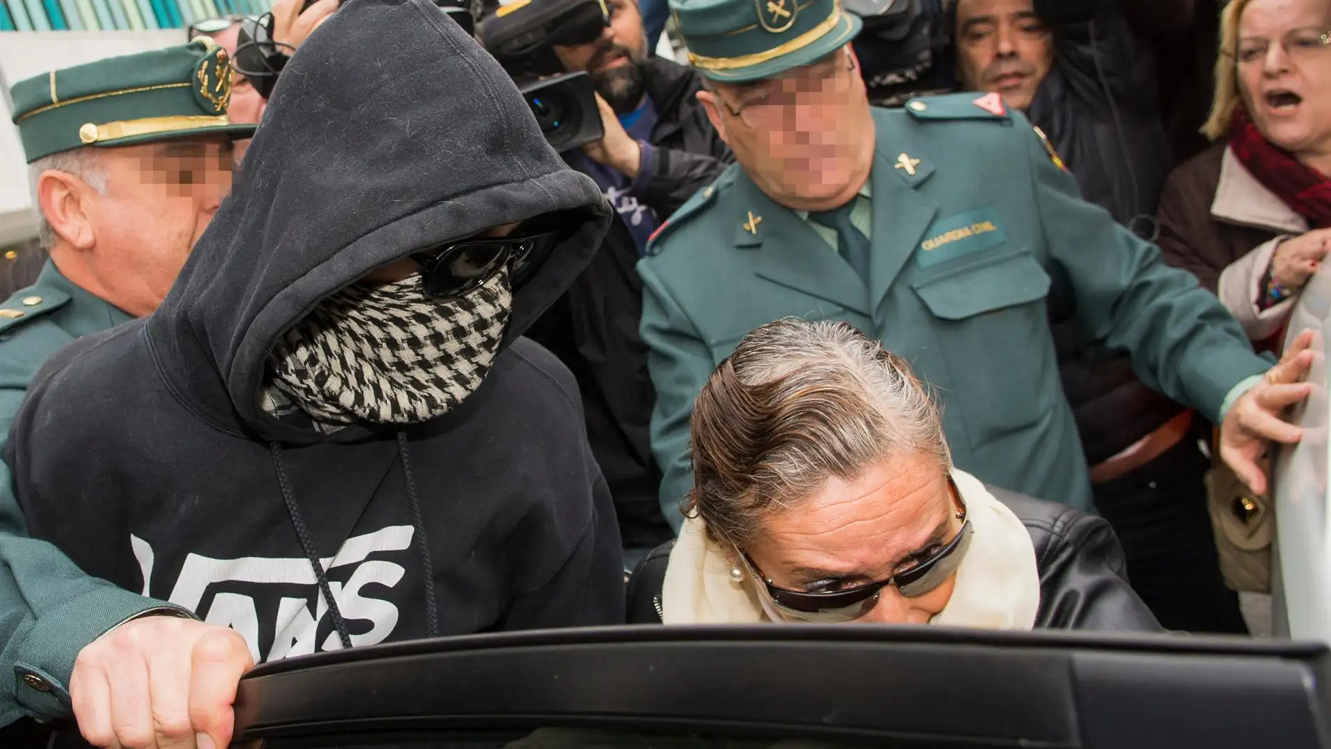 El Cuco y su madre irán a juicio acusados de mentir en el caso de Marta del Castillo El Cuco y su madre irán a juicio acusados de mentir en el caso de Marta del Castillo