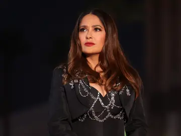 Salma Hayek recibiendo su estrella en el Paseo de la Fama Salma Hayek recibiendo su estrella en el Paseo de la Fama