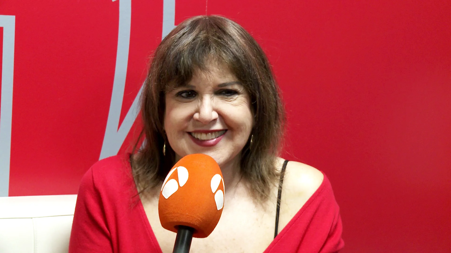 El motivo por el que Loles León nunca se sube sola al clonador de 'Tu cara me suena' El motivo por el que Loles León nunca se sube sola al clonador de 'Tu cara me suena'
