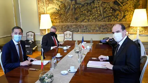 El primer ministro francés da positivo en coronavirus y medio Gobierno belga se confina tras reunirse con él. El primer ministro francés da positivo en coronavirus y medio Gobierno belga se confina tras reunirse con él.