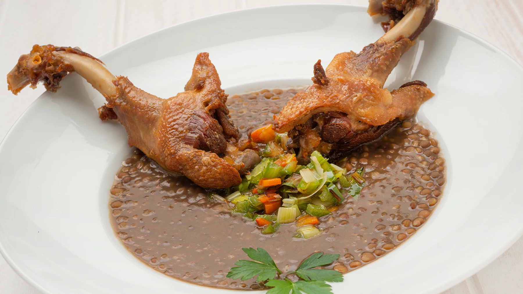 Receta "de lujo" para combatir el frío: lentejas con alas de pato Receta "de lujo" para combatir el frío: lentejas con alas de pato