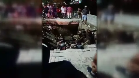Se derrumba el suelo en Brasil. Se derrumba el suelo en Brasil.