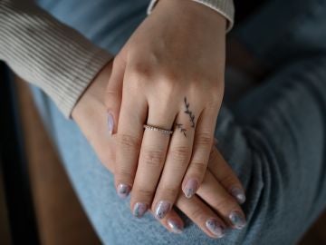 Tatuajes en los dedos