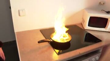 Imagen de archivo de incendio en una cocina