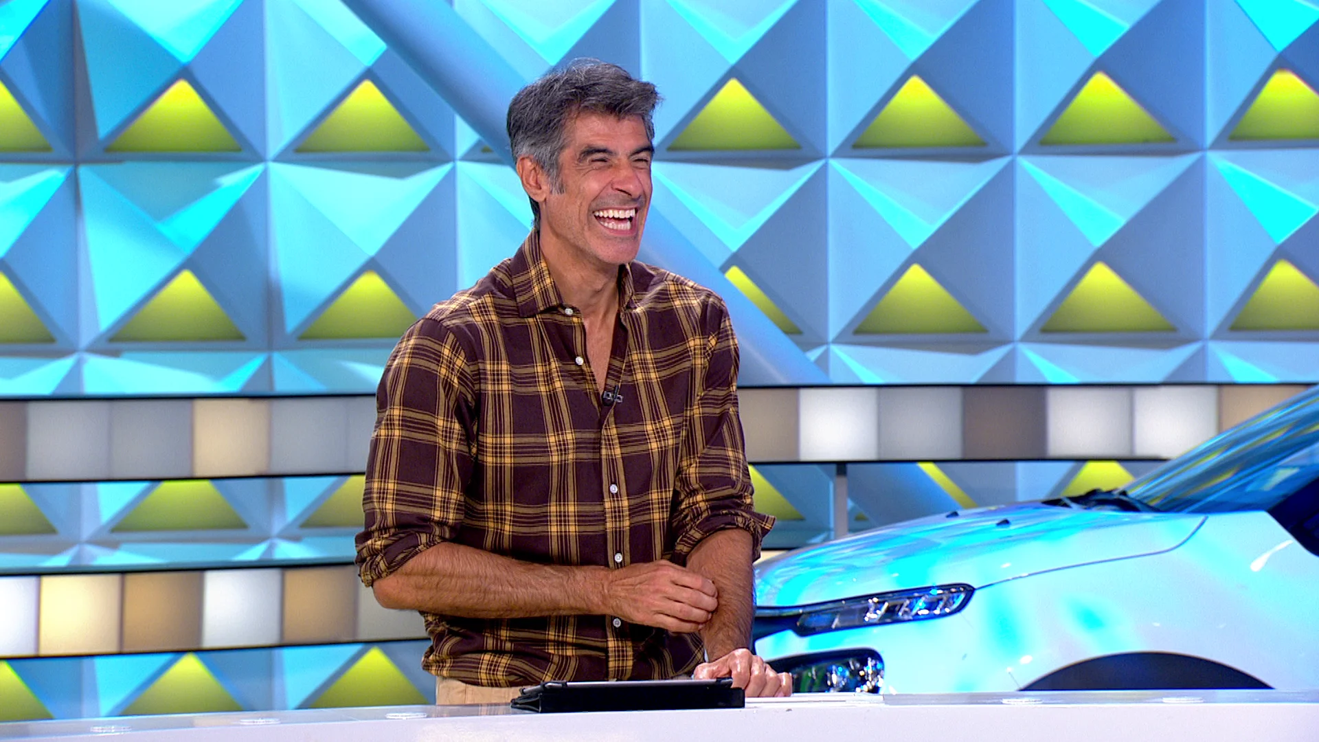 El arte de persuasi&oacute;n de Jorge Fern&aacute;ndez: &iquest;Ser&aacute; capaz de convencer a Desi para tirar una vez m&aacute;s?