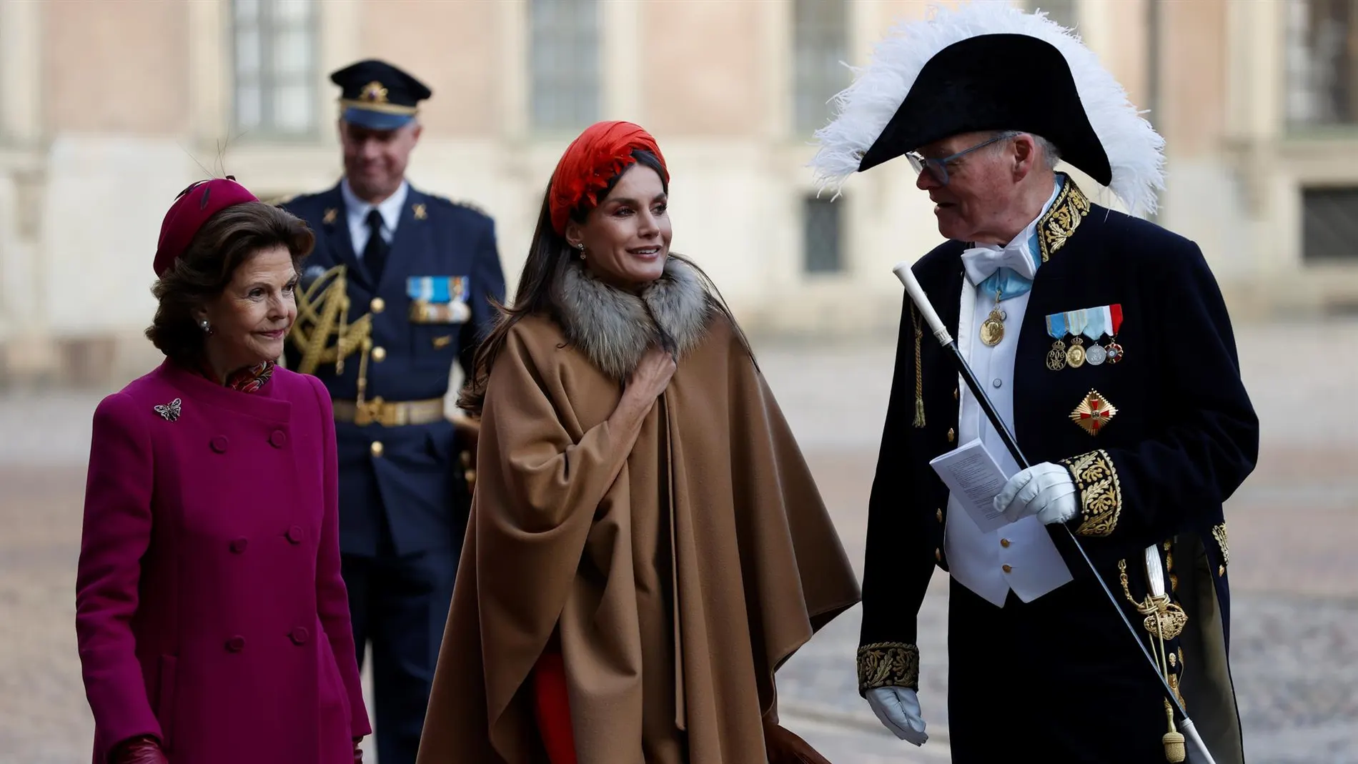 El tocado de la reina Letizia y la carroza, entre las imágenes más llamativas de la visita a Suecia