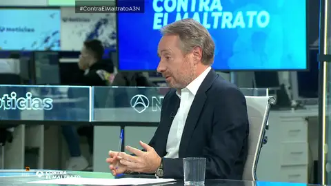 Lorenzo Cooklin, director general de Mutua Madrileña: "Si las víctimas viven en el ámbito rural, el problema es mayor" Lorenzo Cooklin, director general de Mutua Madrileña: "Si las víctimas viven en el ámbito rural, el problema es mayor"