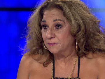 Lolita, entre lágrimas, se rinde ante María Peláe Lolita, entre lágrimas, se rinde ante María Peláe