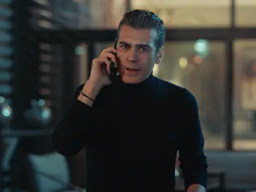 Volkan, enfermo de celos, a Asya: “Si te estás planteando volver a casarte, ¡quítatelo de la cabeza!” Volkan, enfermo de celos, a Asya: “Si te estás planteando volver a casarte, ¡quítatelo de la cabeza!”