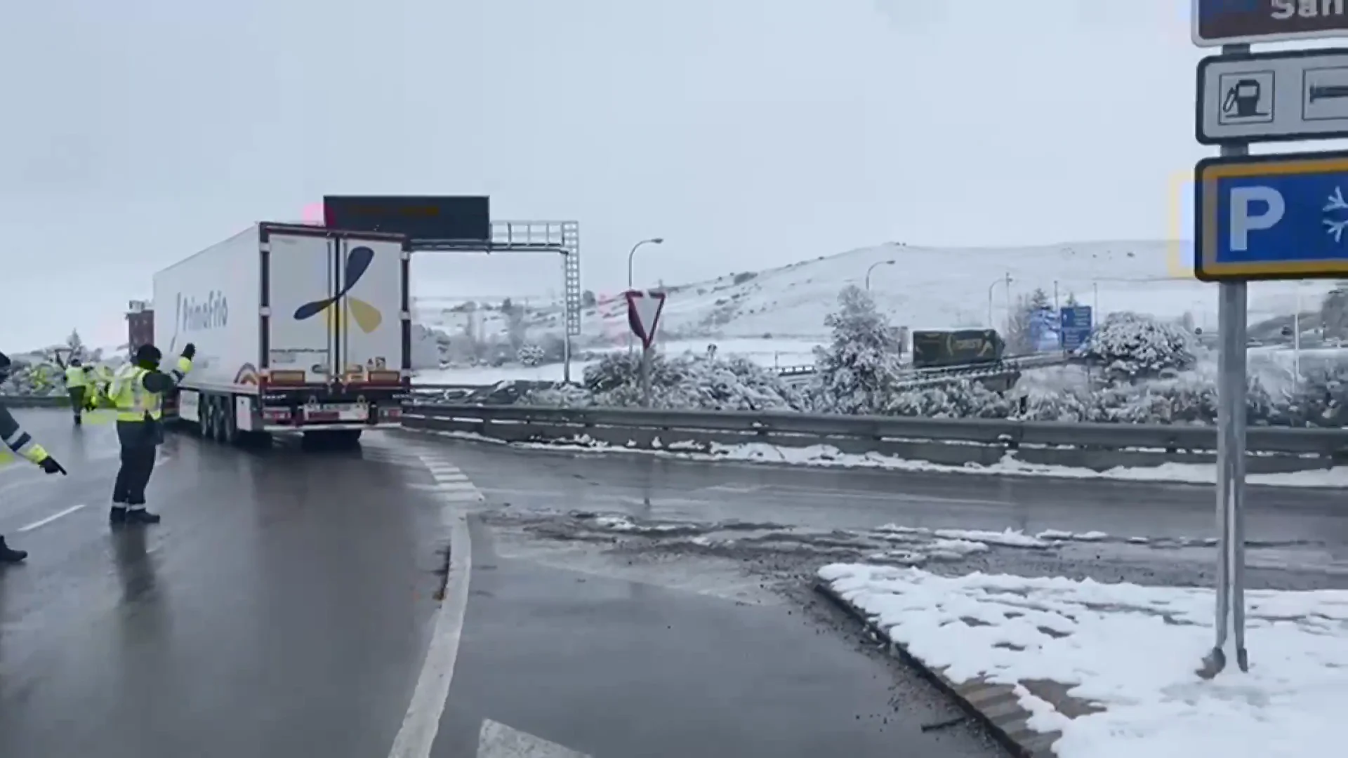 El temporal Arwen deja fuertes nevadas, tres comunidades en alerta máxima y mínimas de -12 grados El temporal Arwen deja fuertes nevadas, tres comunidades en alerta máxima y mínimas de -12 grados
