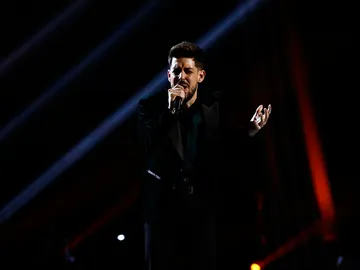 Jesús Peguero canta ‘Bajo tus alas’ en el Directo de ‘La Voz’ Jesús Peguero canta ‘Bajo tus alas’ en el Directo de ‘La Voz’
