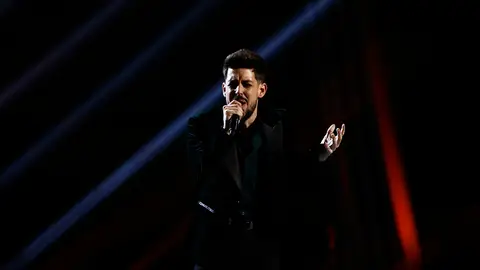 Jesús Peguero canta ‘Bajo tus alas’ en el Directo de ‘La Voz’ 'La Voz'