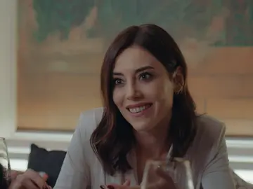 Turgay pide matrimonio a Asya Turgay pide matrimonio a Asya