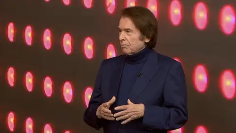 Raphael, sobre su trayectoria profesional: "El día que yo no hable así y cante así, pararé" Raphael, sobre su trayectoria profesional: "El día que yo no hable así y cante así, pararé"