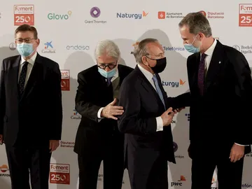 Colau y Aragonés no saludan a Felipe VI Colau y Aragonés no saludan a Felipe VI