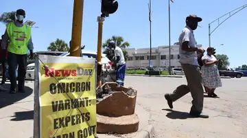 Un cartel alerta de la variante Ómicron en Zimbabwe Un cartel alerta de la variante Ómicron en Zimbabwe