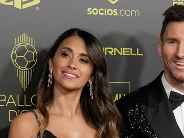 Antonella Roccuzzo y Messi en la gala del Balón de Oro Antonella Roccuzzo y Messi en la gala del Balón de Oro
