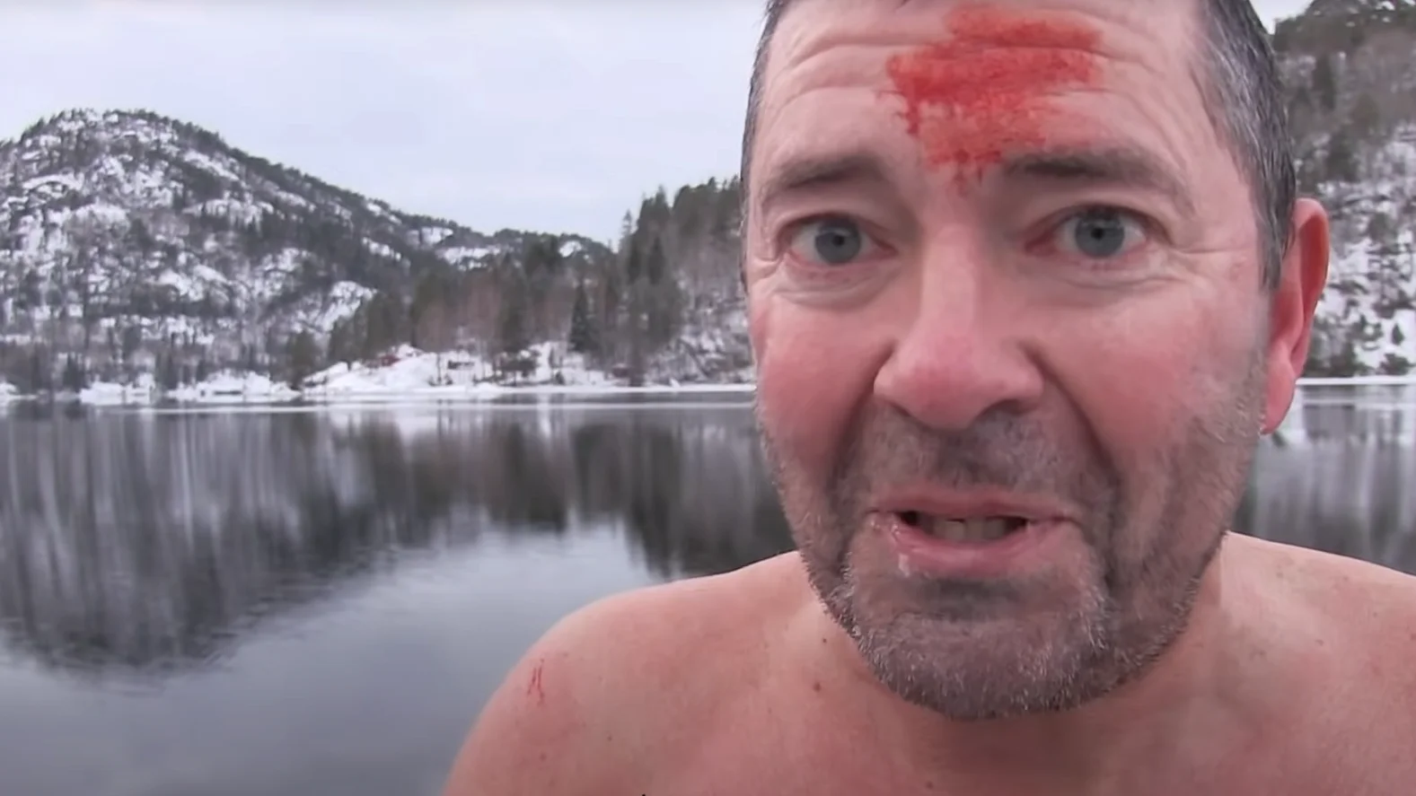 Muere el youtuber Tor Eckhoff mientras graba un vídeo en un lago helado Muere el youtuber Tor Eckhoff mientras graba un vídeo en un lago helado