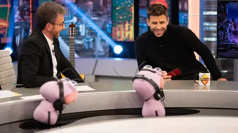 Gerard Piqué responde a las hormigas Gerard Piqué responde a las hormigas