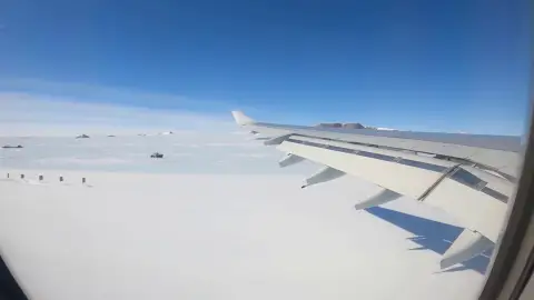 Llega con éxito el primer vuelo comercial a la Antártida Llega con éxito el primer vuelo comercial a la Antártida