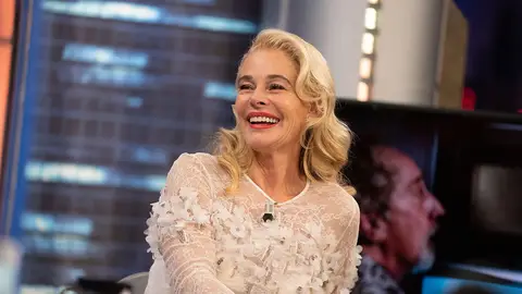 Belén Rueda explica cómo es rodar un beso con un perro: "No quería pasarme la lengua por la cara" Belén Rueda explica cómo es rodar un beso con un perro: "No quería pasarme la lengua por la cara"