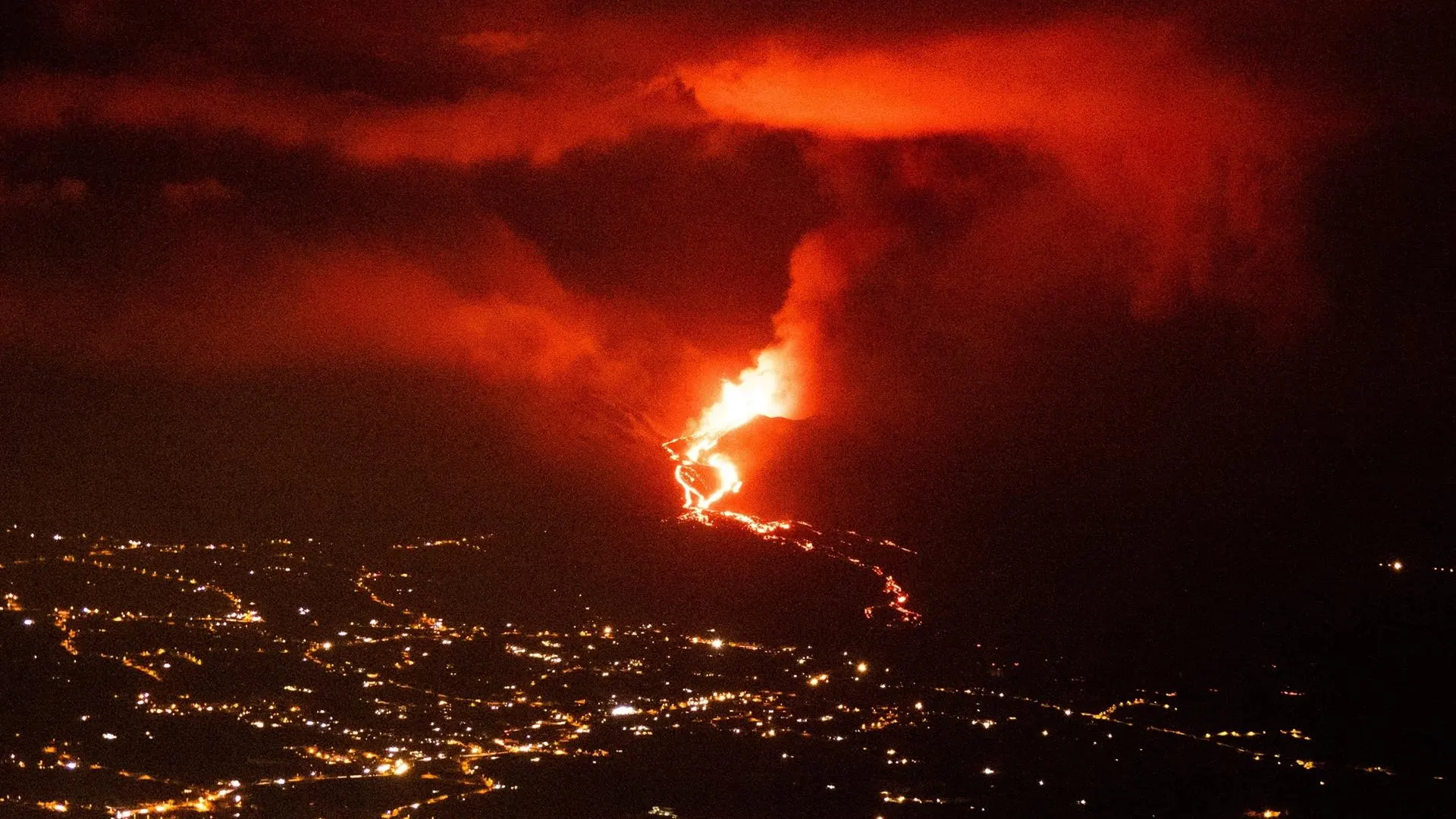 El volc&aacute;n de La Palma registra r&eacute;cord de terremotos