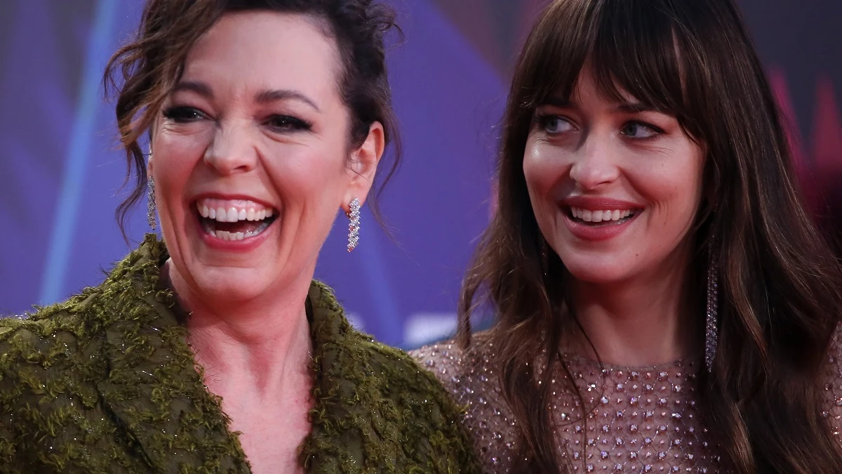 Olivia Colman y Dakota Johnson
