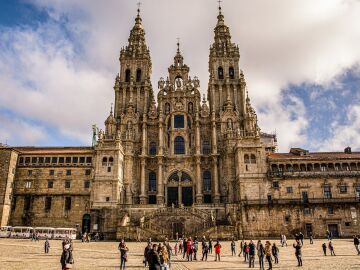 Efemérides de hoy 4 de diciembre de 2021. La catedral de Santiago de Compostela, punto clave en la peregrinación.