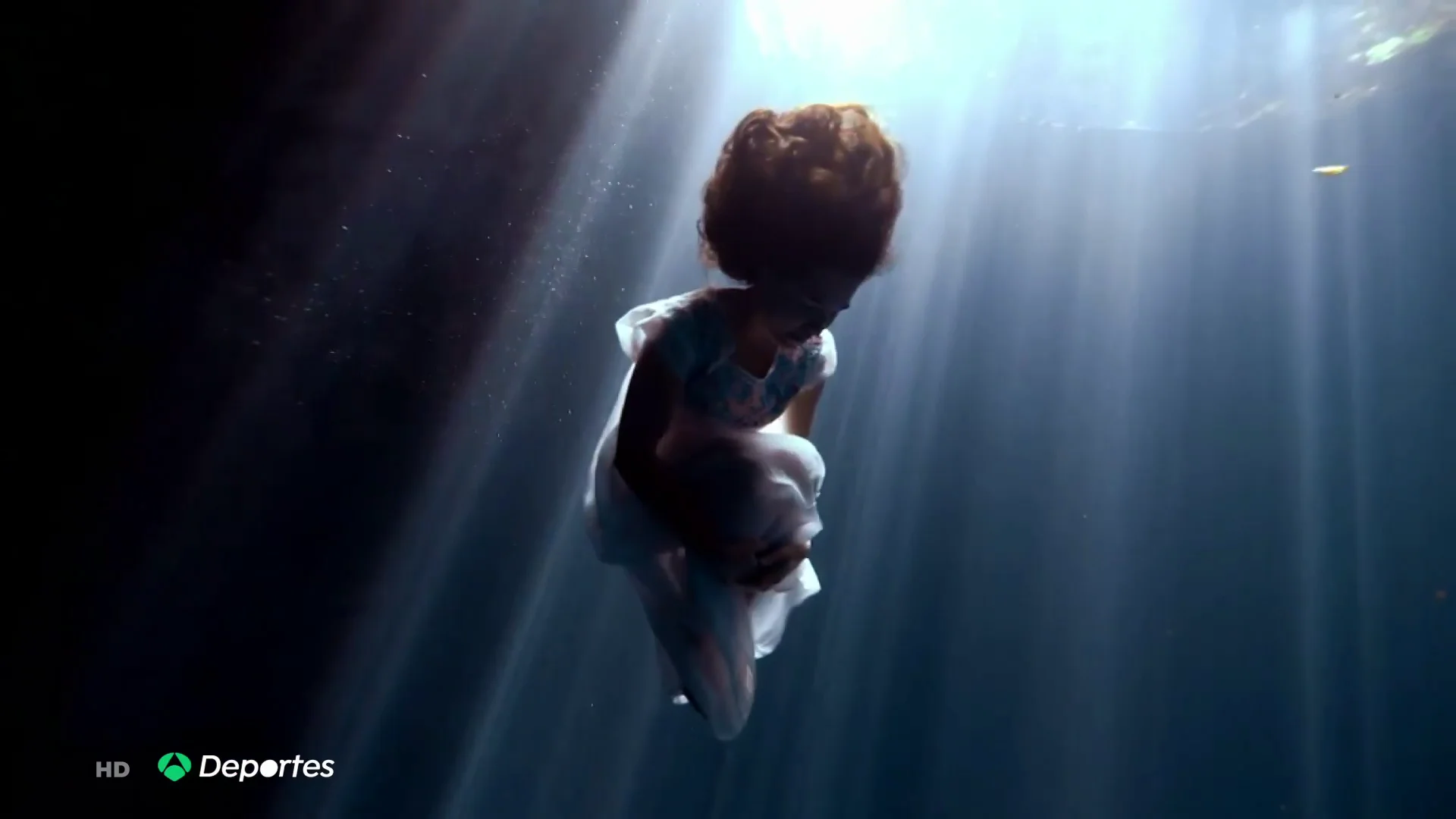La apneista Camila Jaber y su premiado v&iacute;deo para concienciar sobre el problema de la contaminaci&oacute;n en Los Cenotes