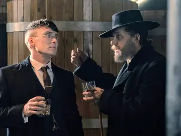 Cillian Murphy y Tommy Hardy como Tommy Shelby y Alfie Solomons en 'Peaky Blinders' Cillian Murphy y Tommy Hardy como Tommy Shelby y Alfie Solomons en 'Peaky Blinders'